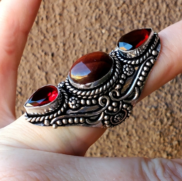 New Red Tiger Eye and Garnet Silver Statement Ring. - Picture 3 of 13